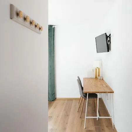 Lulu Piaseczno Bed & Breakfast