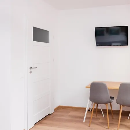 Lulu Piaseczno Bed & Breakfast