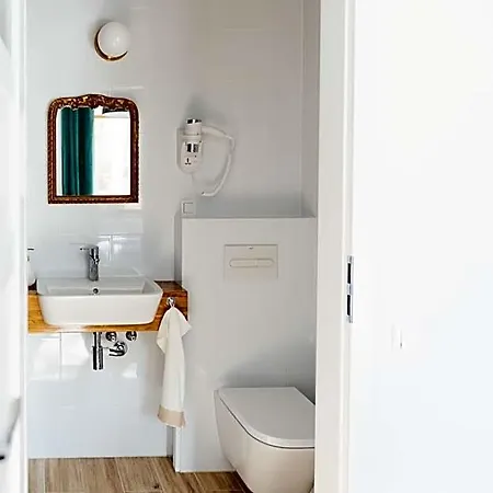 Lulu Bed & Breakfast 3*